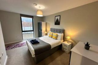 Large 1 Bed MCR Apartment and Huge Terrace Sleeps 4 - Manchester - 2