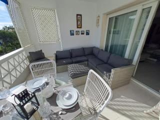 Luminous Apartment in Playas del Duque , Puerto Banus by Holidays & Home - Marbella - 6