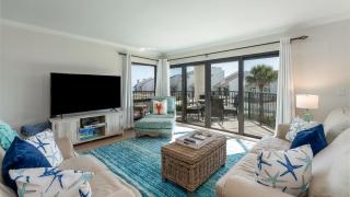 Enjoy the balcony with an ocean view located on the no-drive beach! - New Smyrna Beach - 0