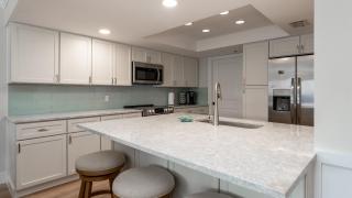Enjoy the balcony with an ocean view located on the no-drive beach! - New Smyrna Beach - 7