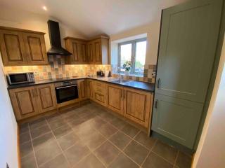 Oaklands Cottage on a rural farm - Dingestow - 1