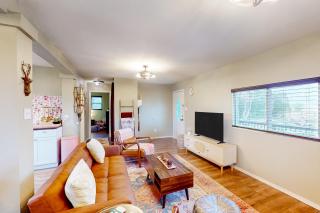 2BR countryside charmer with Fire Pit and W and D - 3