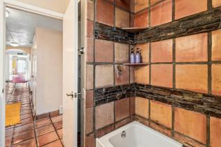 Tucson Escape: 5br - Pool - CCP - Eclectic-Themed - Tucson - 6