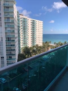 Cozy Ocean View Apartment by Miami Te Espera - HALLANDALE 11E - Hollywood - 0