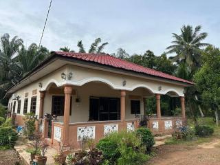 Homestay Hjh Rokiah, F.Tementi - - 0