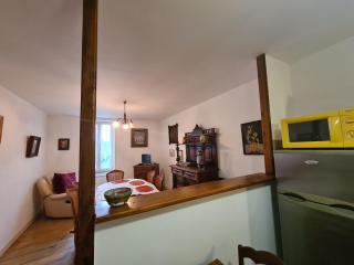 Appartement Confort au Cœur de Saint-Gaultier avec Cour Privative et Accès à Étang - FR-1-591-361 - Saint-Gaultier - 2