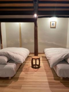 麻の里の宿asanone。岩櫃山に佇む1日1組限定の古民家一棟貸し宿。 - - 2