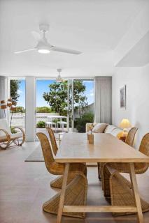 Juniper Designer Beachfront Semaphore - 9