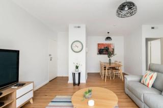Unwind in style only 7km from CBD - 6