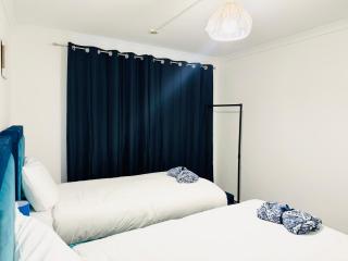 2BR*Free Parking*Off A12*Family*Contractors - 2