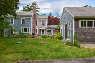 Family Compound walk to Downtown! - Wellfleet - 0