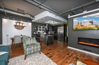 Luxury Condo in Akron Northside District - Akron - 2