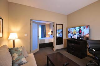 Ramada by Wyndham Emerald Park/Regina East - 1