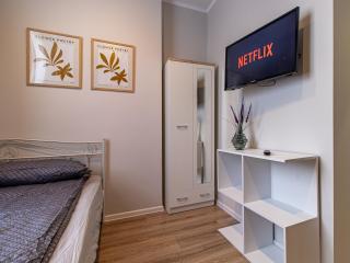 Louvre Loft: Charming Studio in Central Sofia - 0