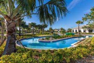 4 Bedrooms- 3 Bathrooms- Storey Lake 2947Pl - Kissimmee - 3