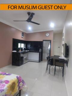 Yasmeen Studio Roomstay Kijal - Room 2 - FOR TWO PERSON ISLAM GUEST ONLY - Kijal - 4