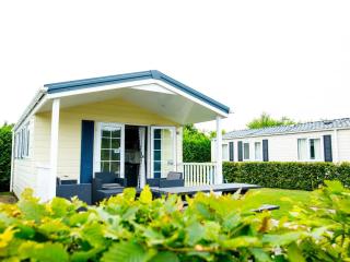Chalet with veranda near Drunense Dunes - Udenhout - 0