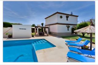 Villa Encantadora y Espaciosa Piscina Privada y Terraza Exclusivas para Familias - Conil de la Frontera - 8