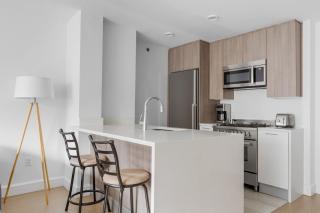 Sparkling Midtown Studio w Gym nr Times Sq NYC-228 - 7