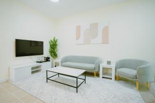 CitiHome - Contemporary 1BR with Dubai Marina Glimpse - 2