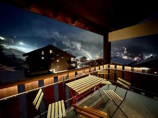 Duplex skis aux pieds centre village - 6 couchages - 2 salles de bain - 5