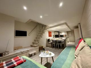 Duplex skis aux pieds centre village - 6 couchages - 2 salles de bain - 3