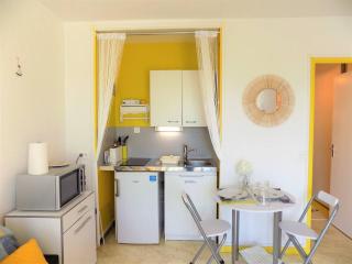Royan - STUDIO LUMINEUX au calme - 30m de la PLAGE - Quartier du PARC - 4