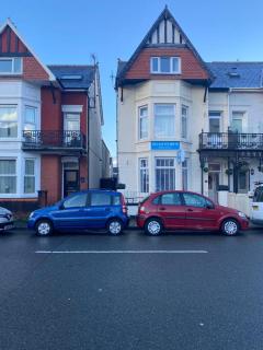Villa Guest House - Porthcawl - 0