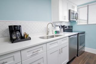 Spectacular Views & Comfortable Oceanfront 2 Bdrm - 7