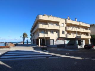MARITIM II 2 AT.1 - Apartamento moderno, agradable y muy bien equipado situado en 1ª línea de mar - ES-228-82 - Llança - 2