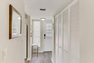 *Steps to Beach, Heated Pool, Balcony, Amenities* - Bradenton Beach - 3