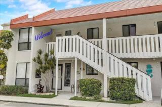 *Steps to Beach, Heated Pool, Balcony, Amenities* - Bradenton Beach - 9