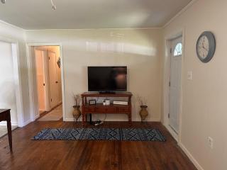 Little House by the Lake - Hartwell - 4