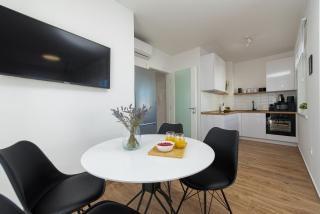 Dolphin view with a pool by the beach - Mandre - 5