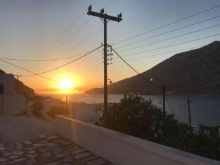 Renovated traditional family house in Sifnos - Kamarai - 1