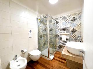 UNIQUE House - 3 Bedrooms & 2 Bathrooms with 4 Beds - 100 meters to the Metro A - Rome - 3