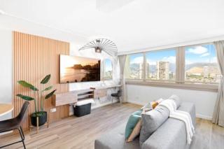 NEWLY Remodeled Upscale Design Central Waikiki - Honolulu - 0