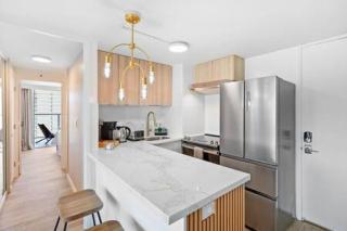 NEWLY Remodeled Upscale Design Central Waikiki - Honolulu - 7