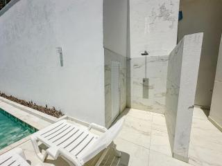 Apto Térreo com 2 quartos (ambos com ar split), sendo 1 suíte, internet privativa 300MBPS, no Residencial Vila Regina, condominio com piscina e área gourmet bem próximo a praia de Taperapuã - 5