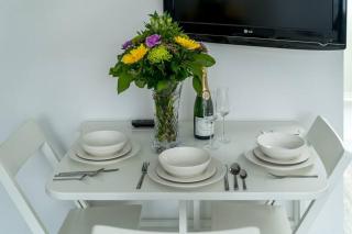 A Bright Lovely Spacious Studio. - Woodford Green - 5