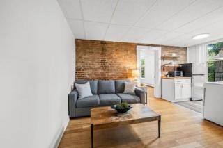 Comfy 1BR with Parking - Near UC, Zoo, Downtown - 6