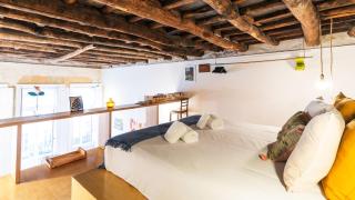 Eccentric Mouzinho Mezzanine by LovelyStay - 1