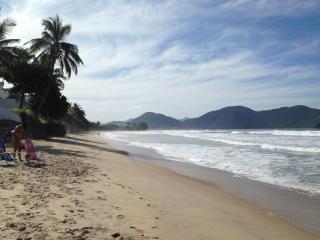 CHARMOSA CASA EM CONDO A 01 QUADRA DA PRAIA DO SAPE UBATUBA com churrasqueira, forno pizza, wifi - Ubatuba - 9