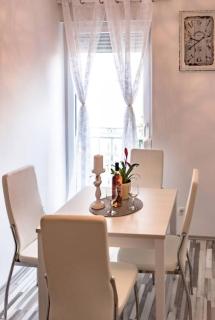 LUX Group Escape Split - 4