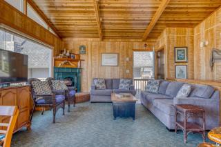 Totem House - Meredith Lodging - Cloverdale - 4