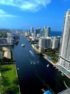 BeachWalk Studio B Apmt 2 Beds, amazing view - Hallandale Beach - 5