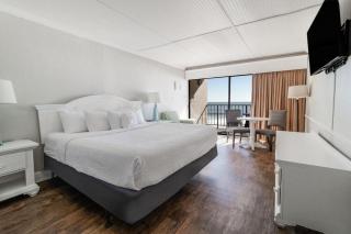 Explore Treasures Oceanfront Tower King Rm 3rd FL - 0