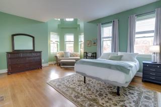 Sojourn Spacious Historic 2 BR with Modern Updates - 9