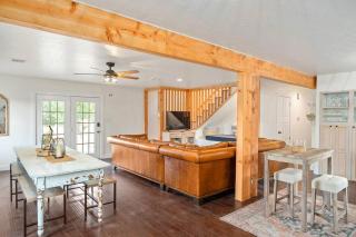 The Hidden Tavern House With Private Hot Tub - Fredericksburg - 5