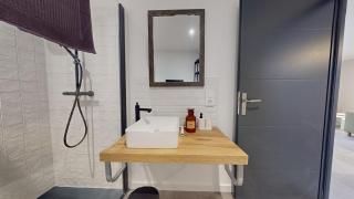 Appartement Premium avec Terrasse - Parking privatif Gratuit - Fibre Wi-Fi - À 2 min Centre-Ville Dole - 3